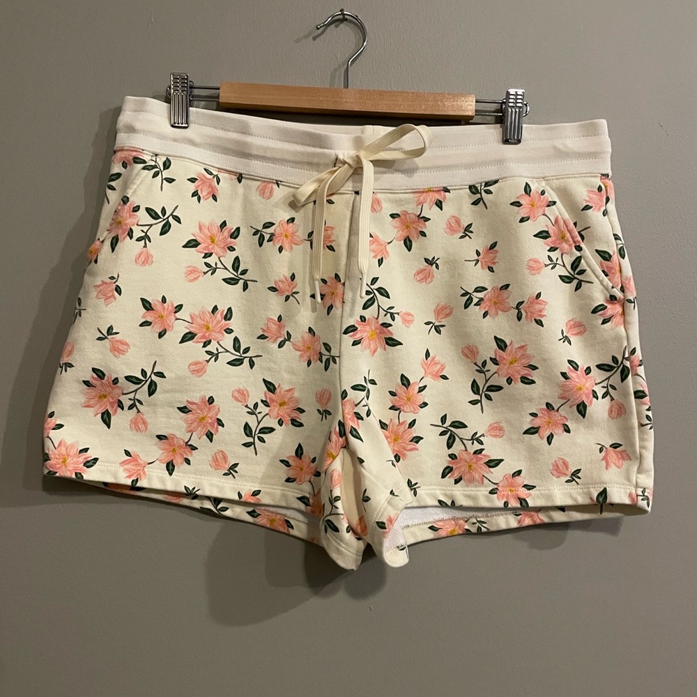 Women’s Draper James cotton drawstring shorts. Size Large